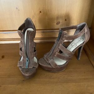 Beautiful Jessica Simpson heels